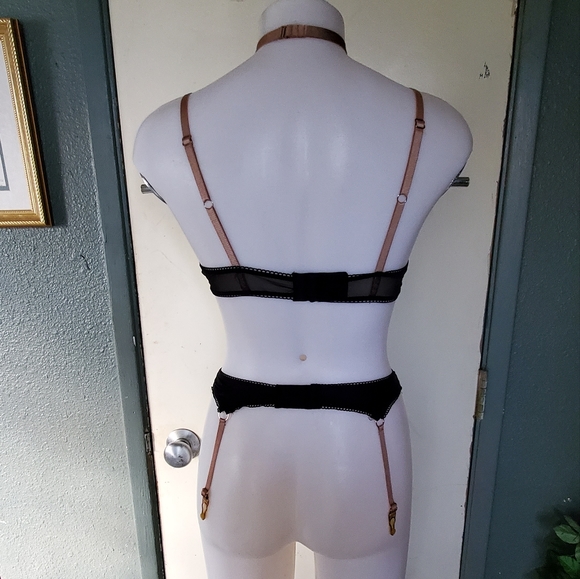 Lingerie set - Picture 2 of 3